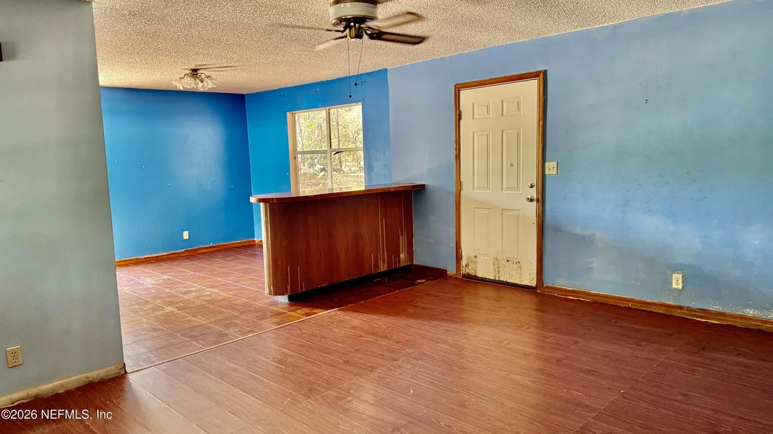 Photo of 116 JAMES Avenue