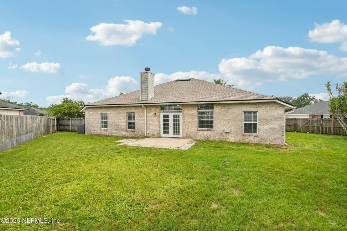 Photo of 476 HILLSIDE Drive
