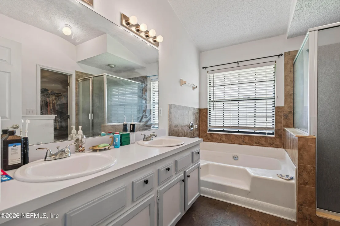 Photo of 1641 SPRING OAKS Lane