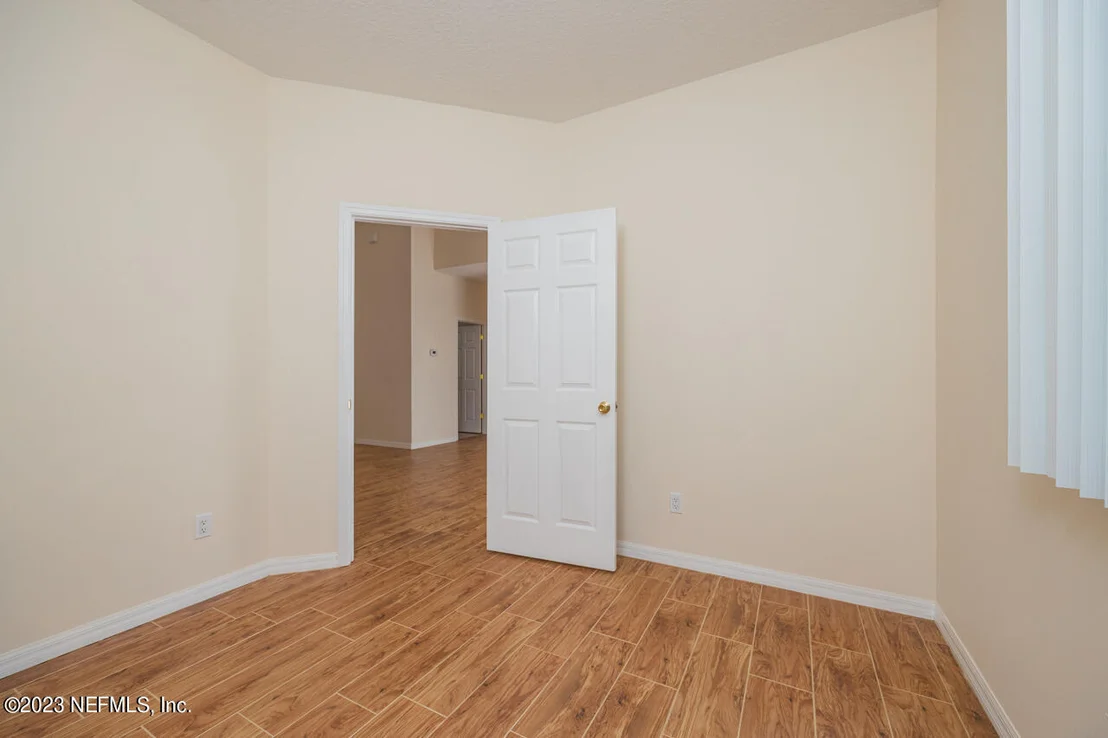 Photo of 601 KNOLLWOOD Lane