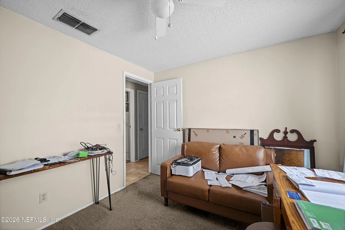 Photo of 4208 QUEENSWAY Drive