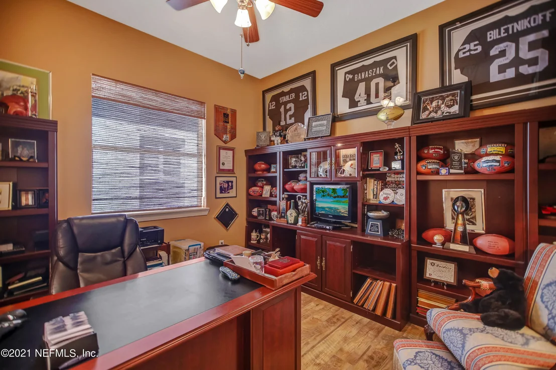 Photo of 1021 INVERNESS Drive