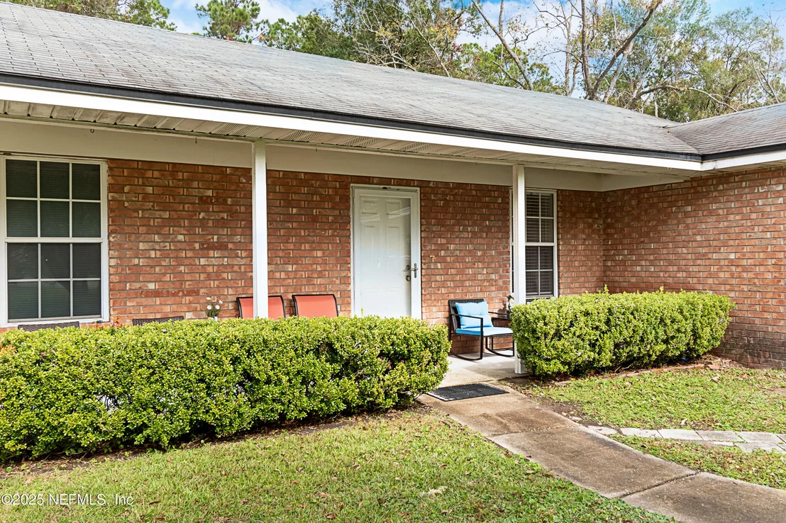 Photo of 231 3RD (INCLUDES ADJACENT LOT) Street W