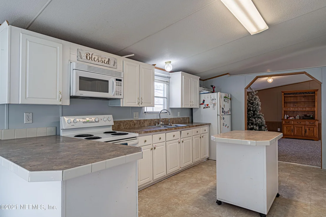 Photo of 2441 VIOLA Street