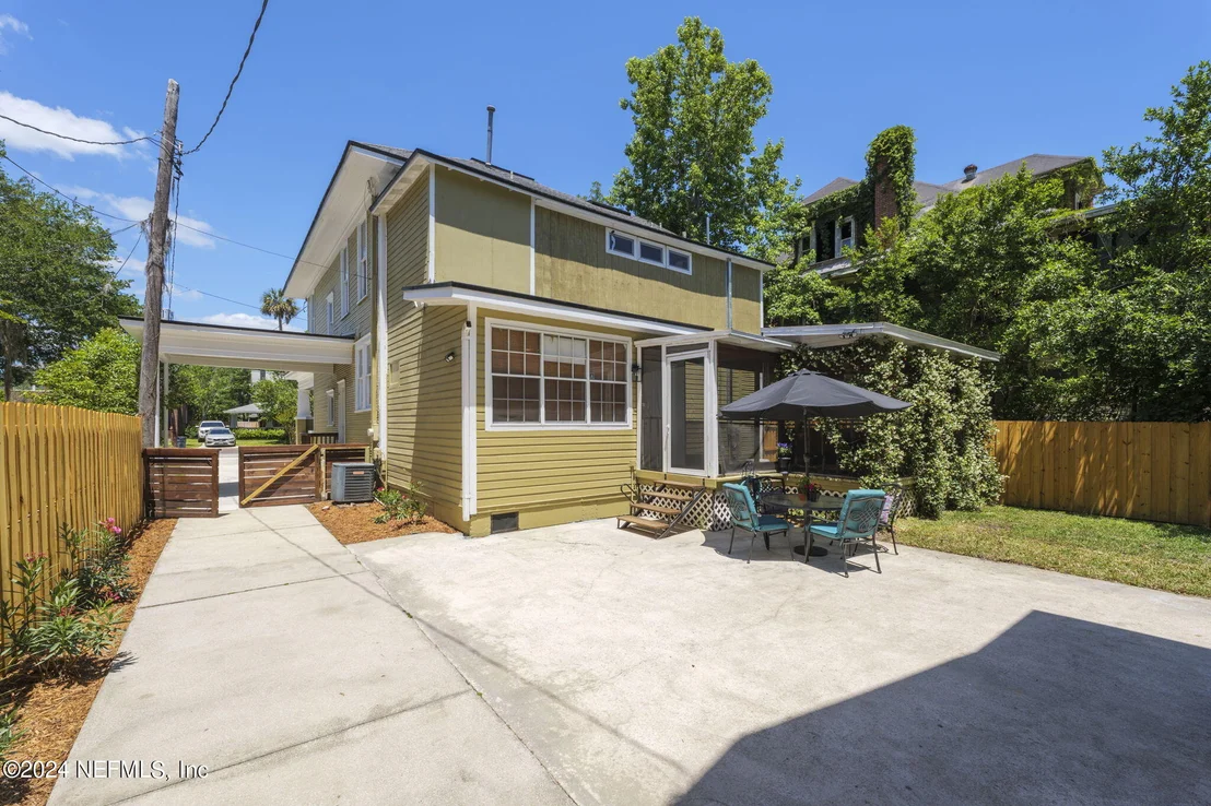 Photo of 2772 RIVERSIDE Avenue