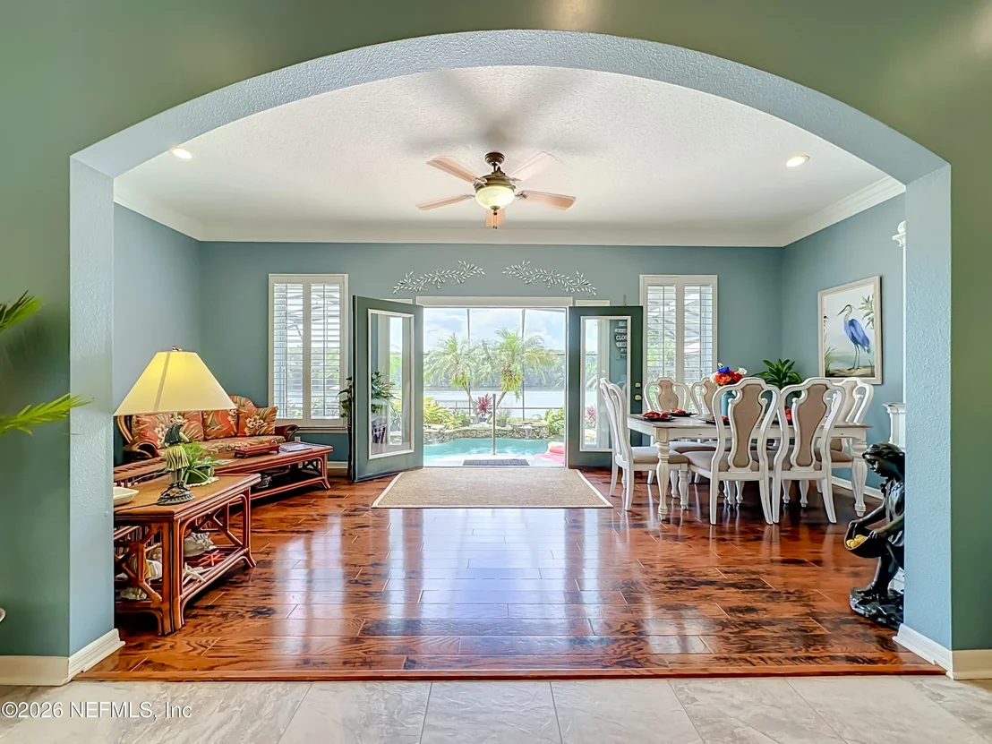 Photo of 129 RIVER Road