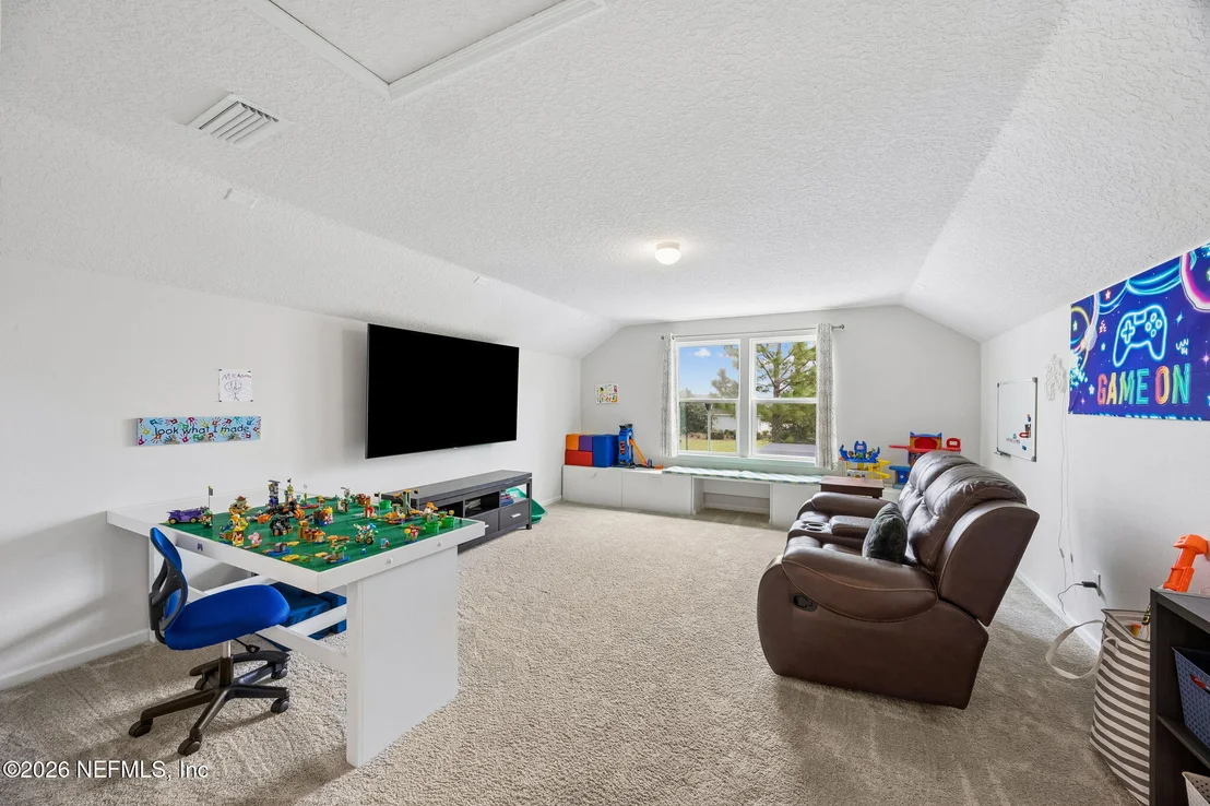 Photo of 141 LINSBURY Court