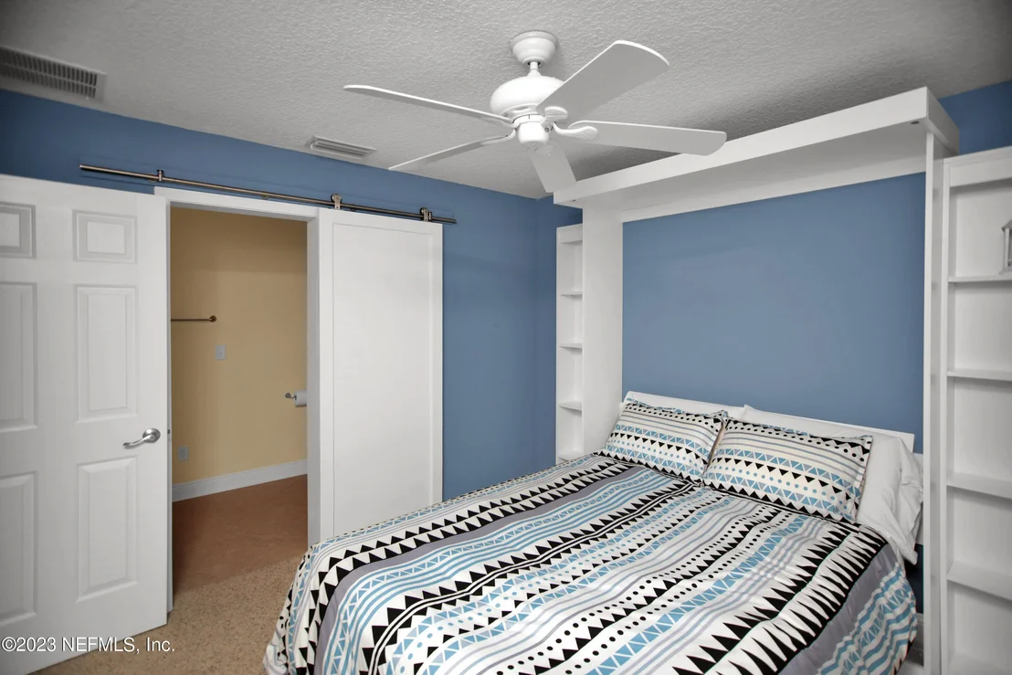 Photo of 944 OXFORD Drive