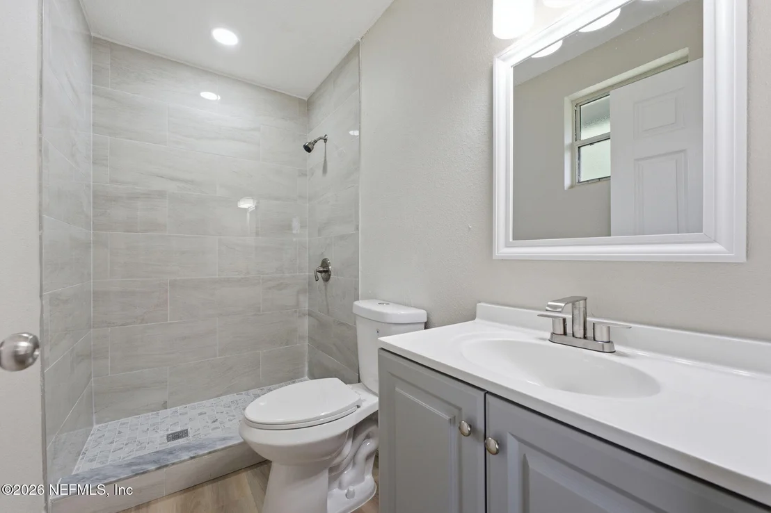 Photo of 6638 CHAMPLAIN Road