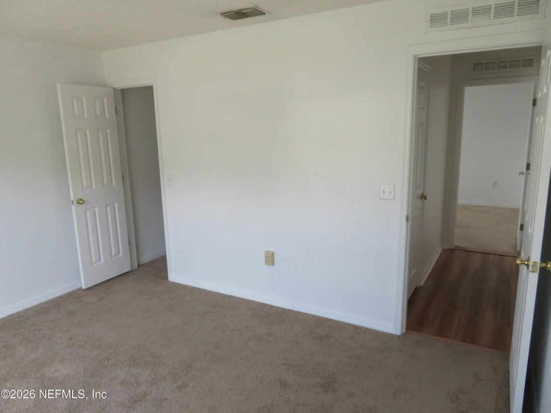 Photo of 495 ISLAMORADA Drive S