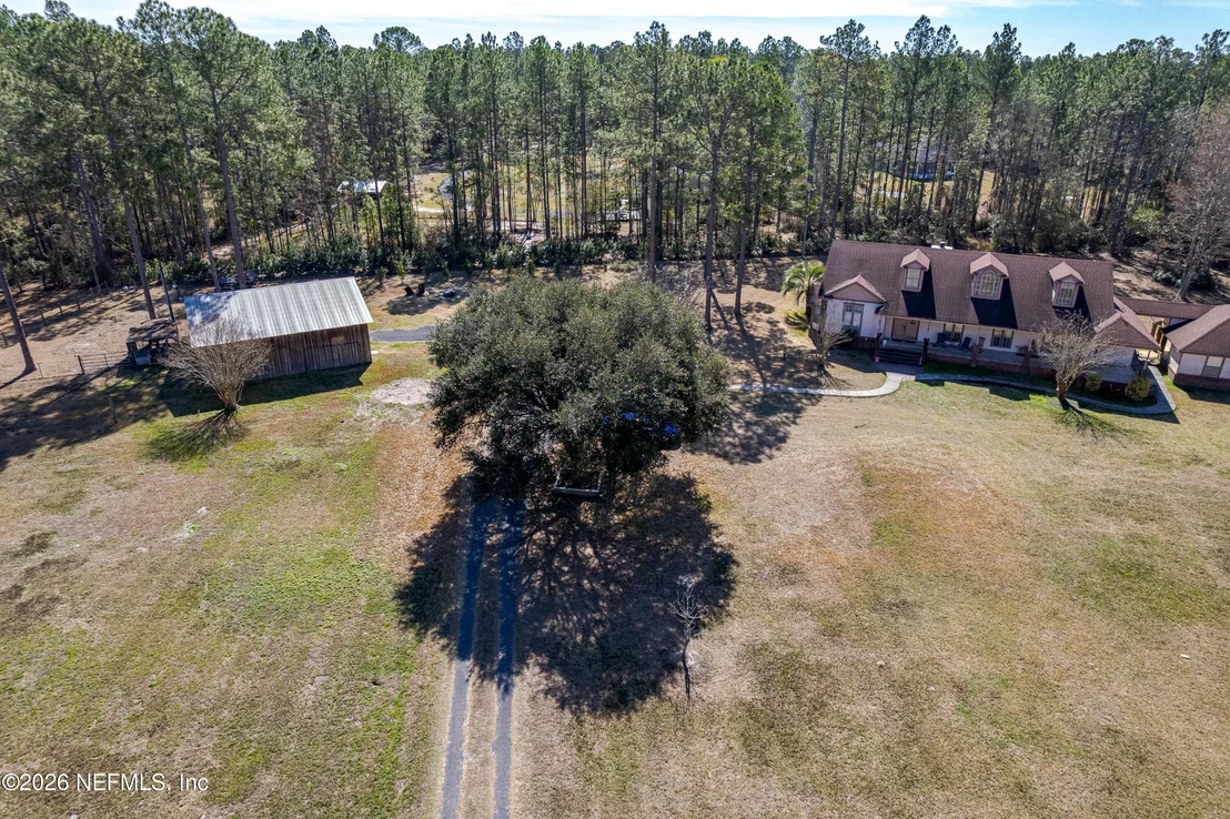Photo of 8404 NESBITT Road