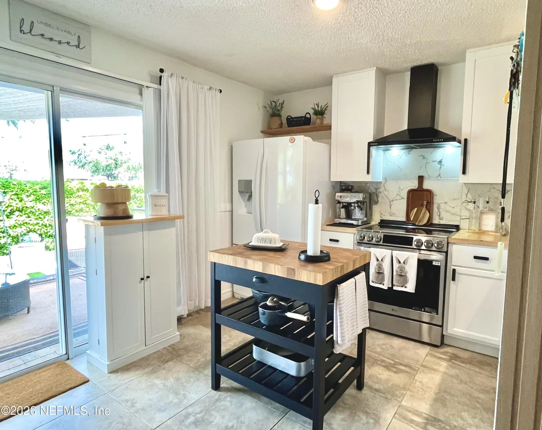 Photo of 1004 ENON Court