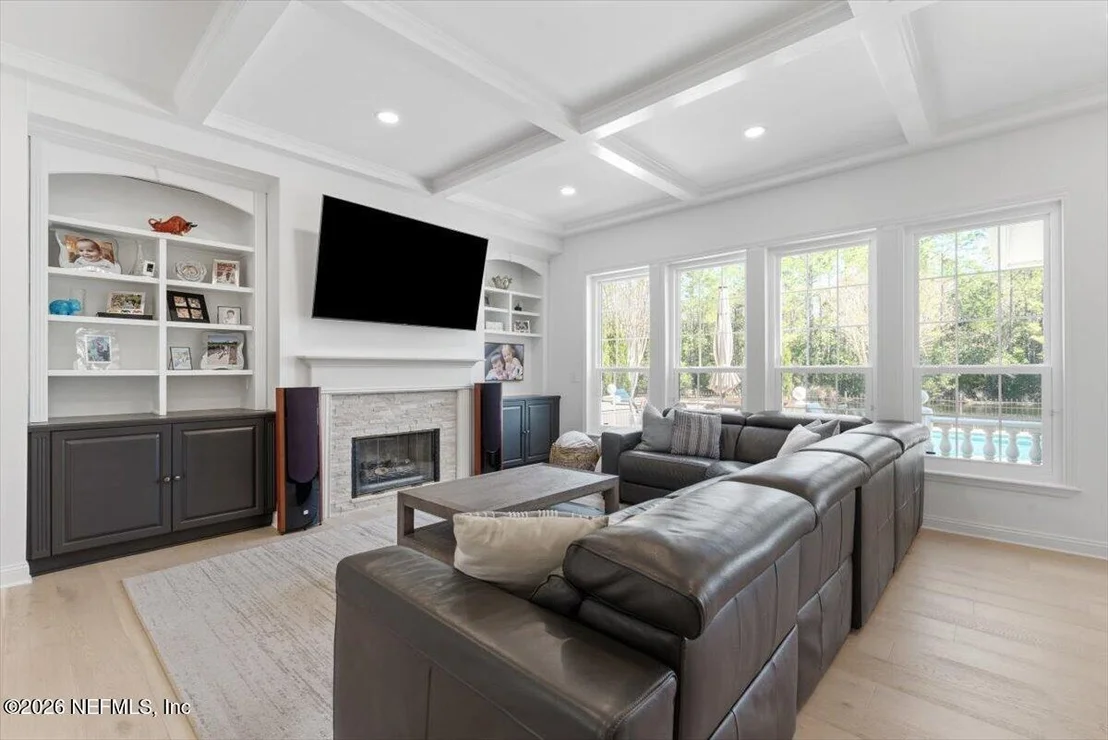 Photo of 844 EAGLE POINT Drive