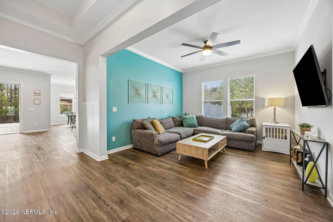 Photo of 225 CLOVERBROOK Road