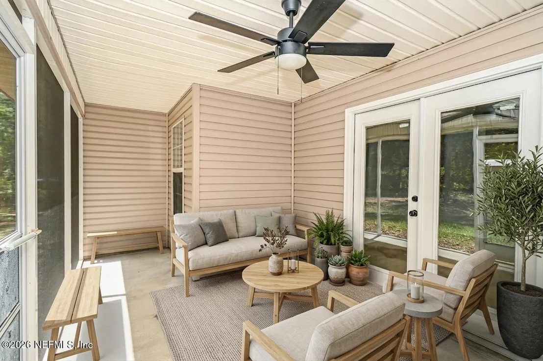 Photo of 6435 RIVER Circle