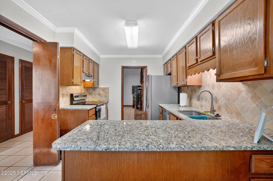 Photo of 530 HICKORY Drive