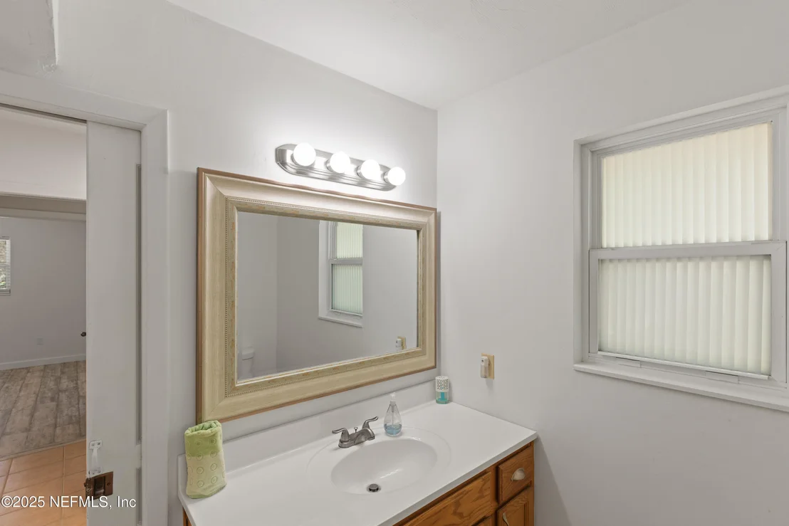 Photo of 303 SE 3RD Avenue