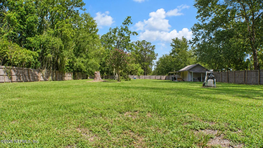 Photo of 306 BERNARD Road