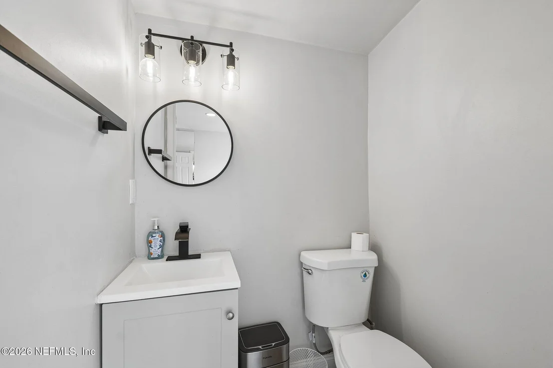 Photo of 5121 DUNSTAN Road