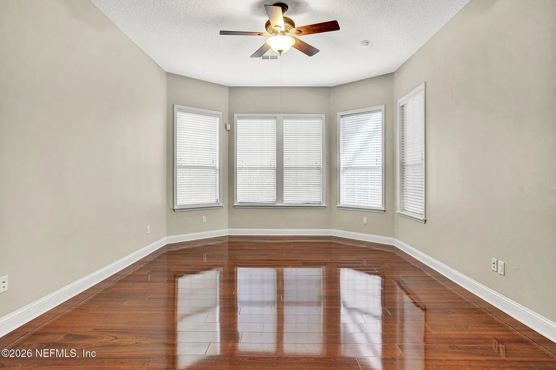 Photo of 1837 FOREST GLEN Way