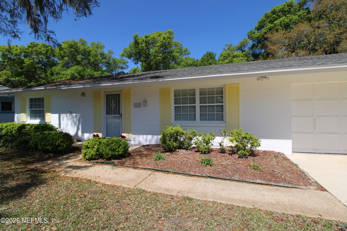 Photo of 402 CASUARINA Circle