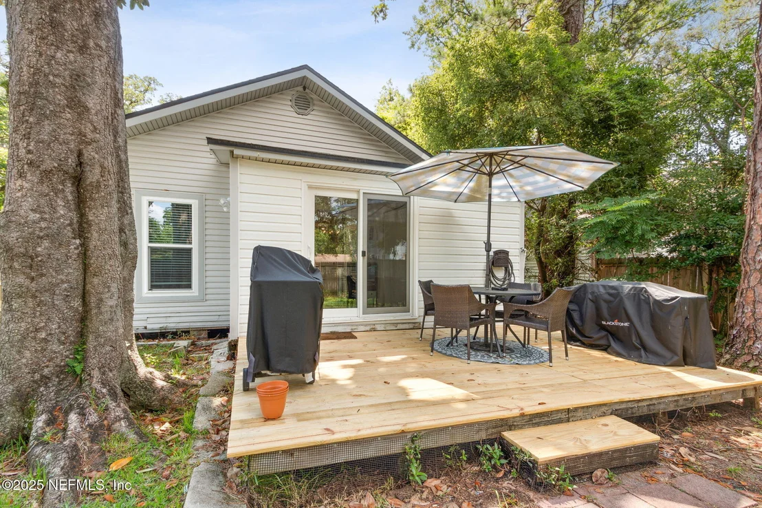 Photo of 1028 CONGLETON Terrace