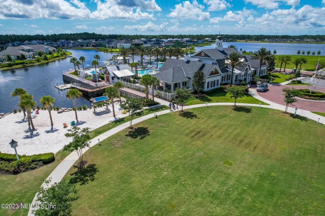 Photo of 152 WINDERMERE Way