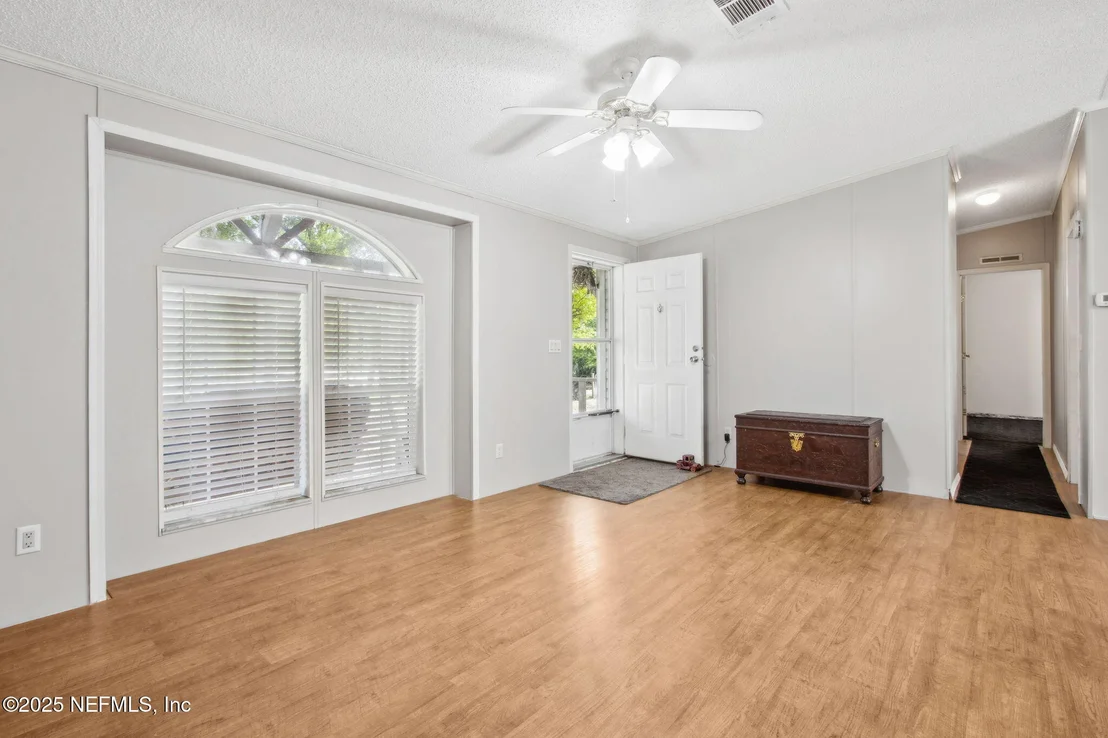 Photo of 812 JONATHAN Road