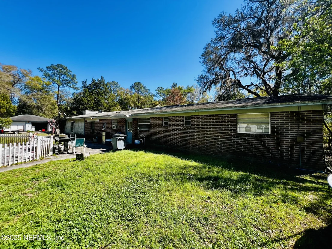Photo of 2731 HOWARD Road