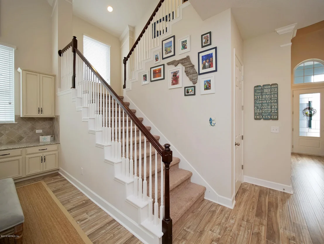 Photo of 453 EAGLE ROCK Drive