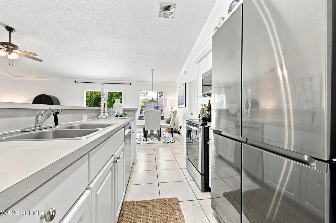 Photo of 12079 SUNCHASE Drive