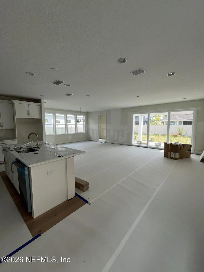 Photo of 319 SUTTON Drive