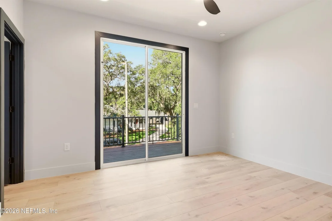 Photo of 18 E PARK Avenue