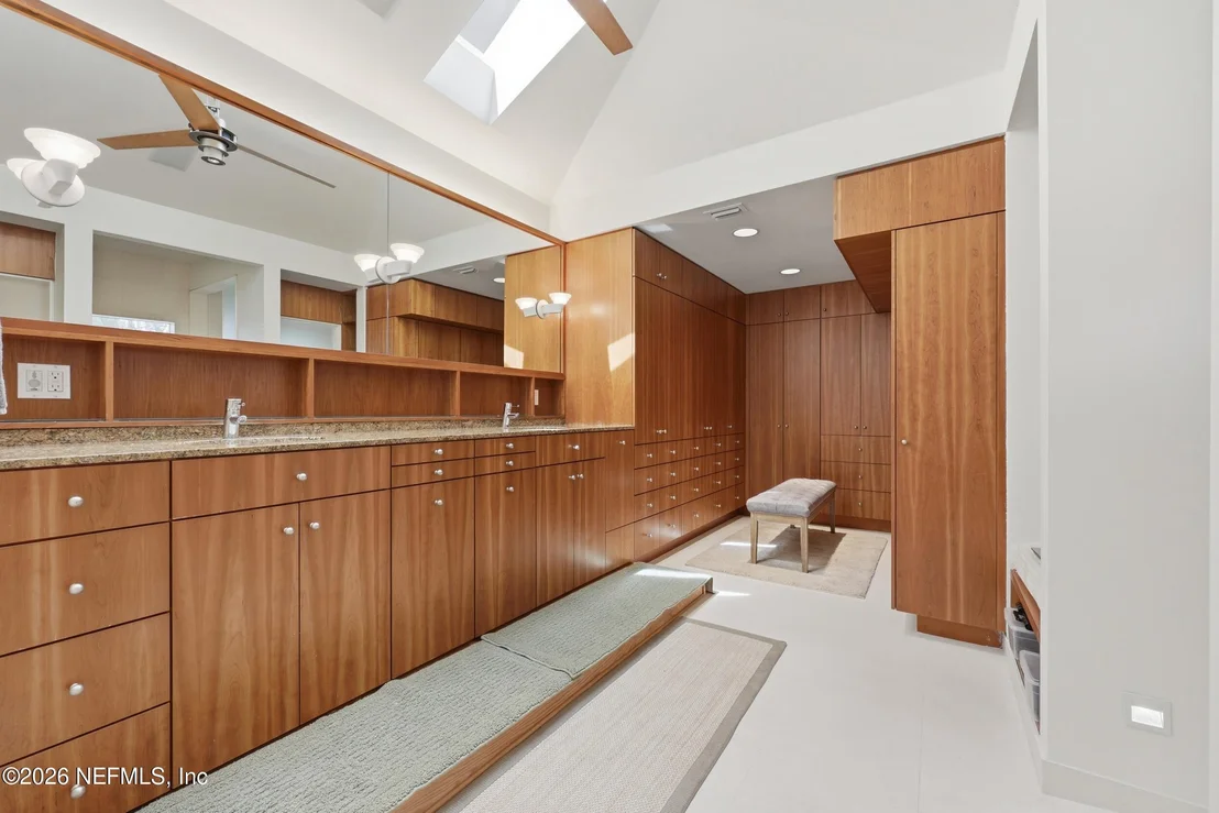 Photo of 2656 BEAUCLERC Road