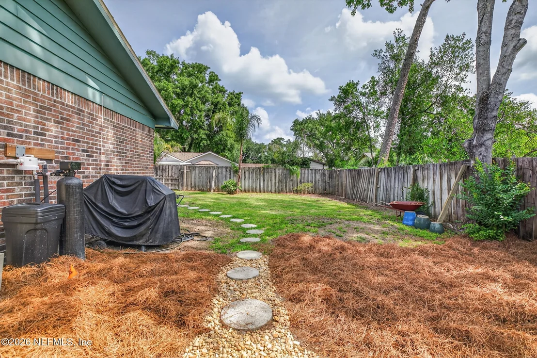 Photo of 1411 FOREST Lane