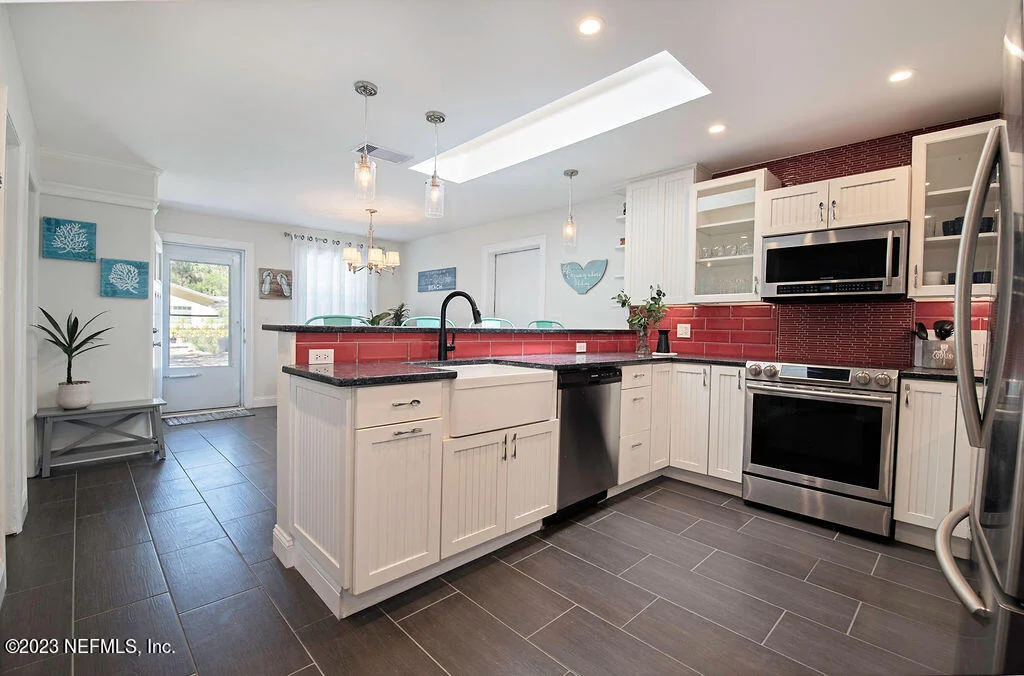 Photo of 405 E Street
