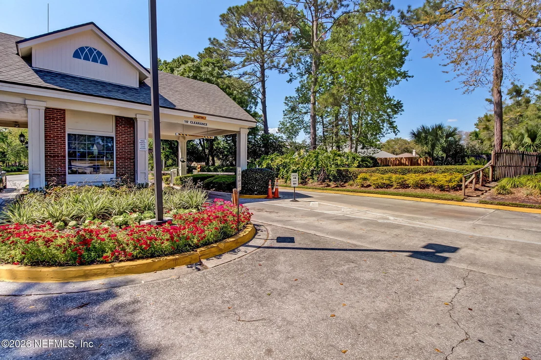 Photo of 794 CAMERON Drive