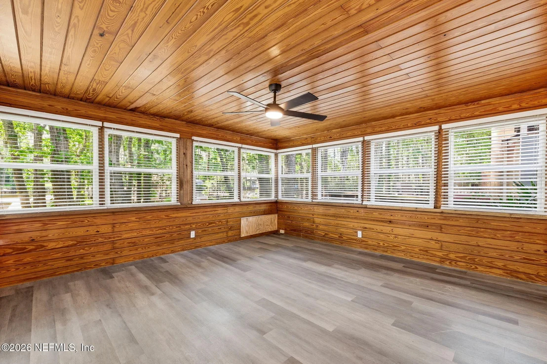 Photo of 5534 MARINERS COVE Drive