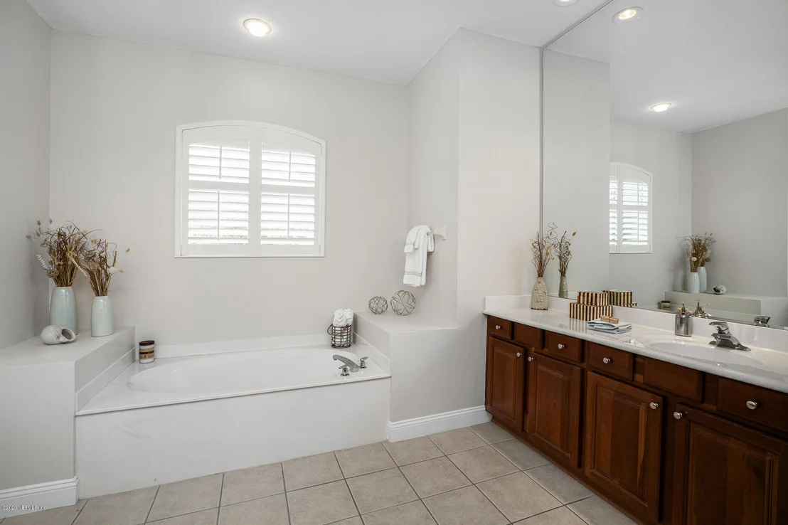 Photo of 1720 E COBBLESTONE Lane