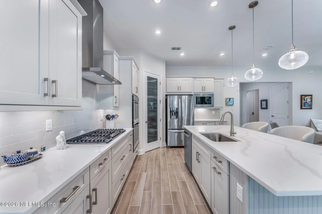 Photo of 295 PALOMAR Drive