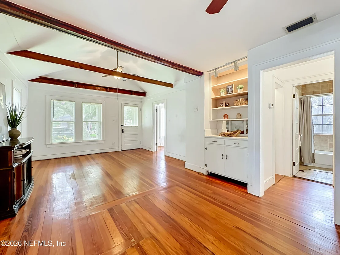 Photo of 17 BALLARD Avenue
