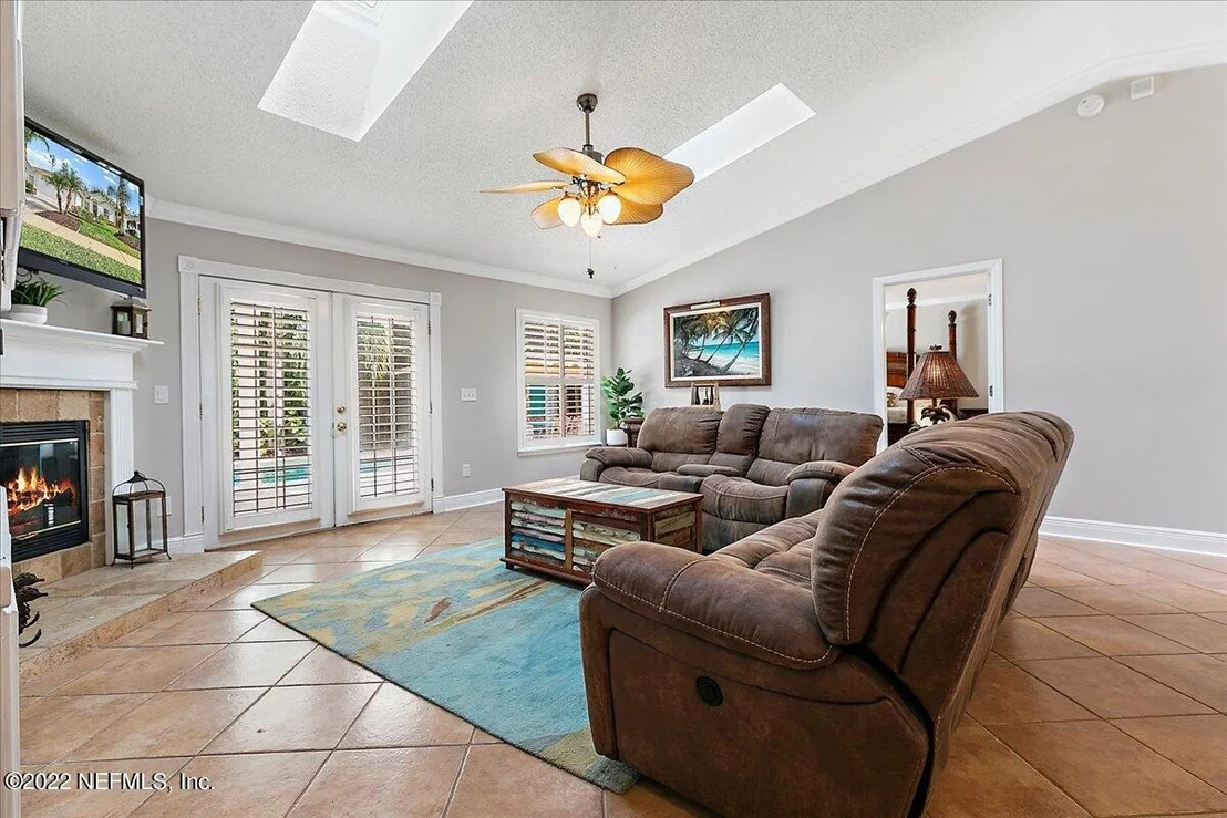 Photo of 112 JOHNS GLEN Drive