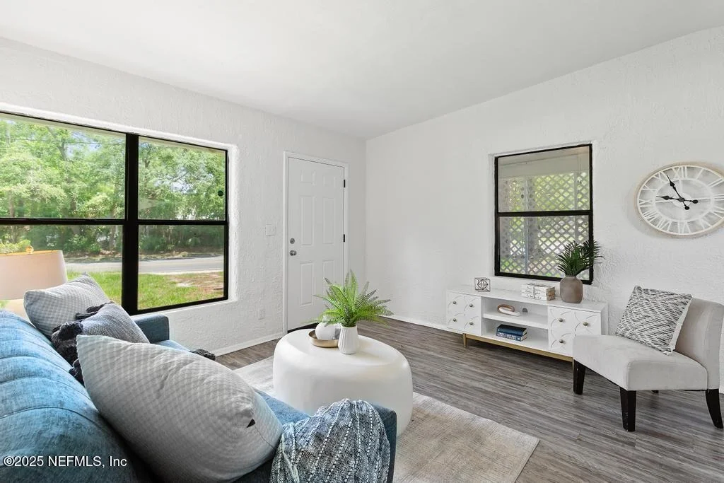 Photo of 1946 LEONID Road