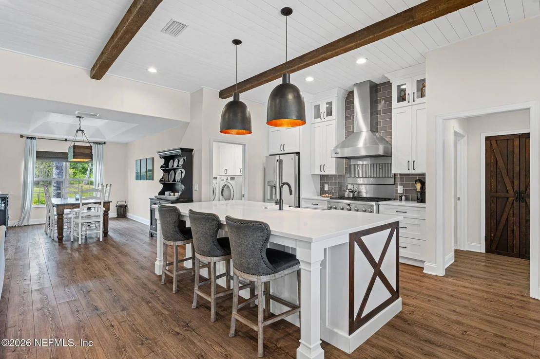 Photo of 8200 MORRISON Road