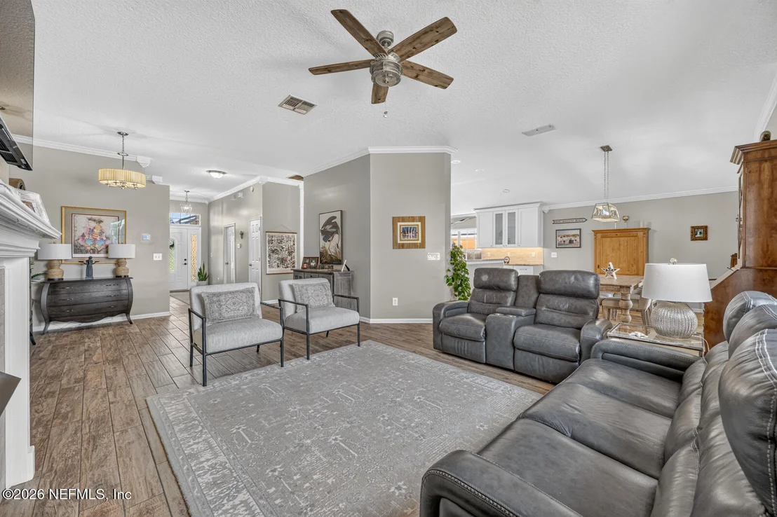 Photo of 12156 CEDAR TRACE Drive N