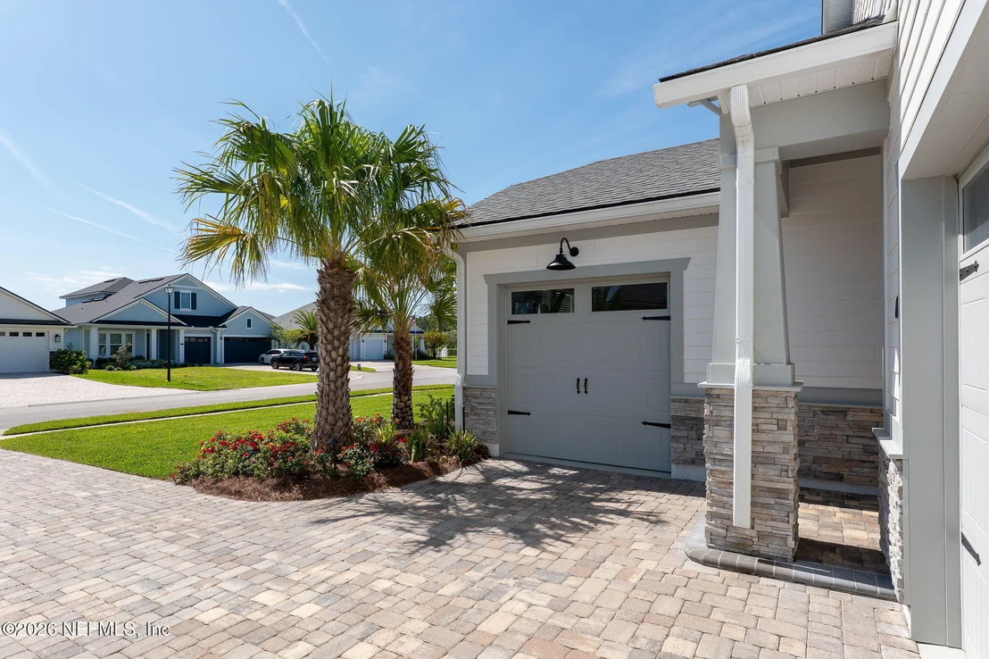 Photo of 118 THORNTON Court