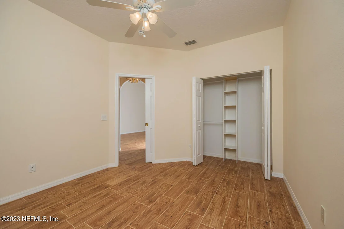 Photo of 601 KNOLLWOOD Lane