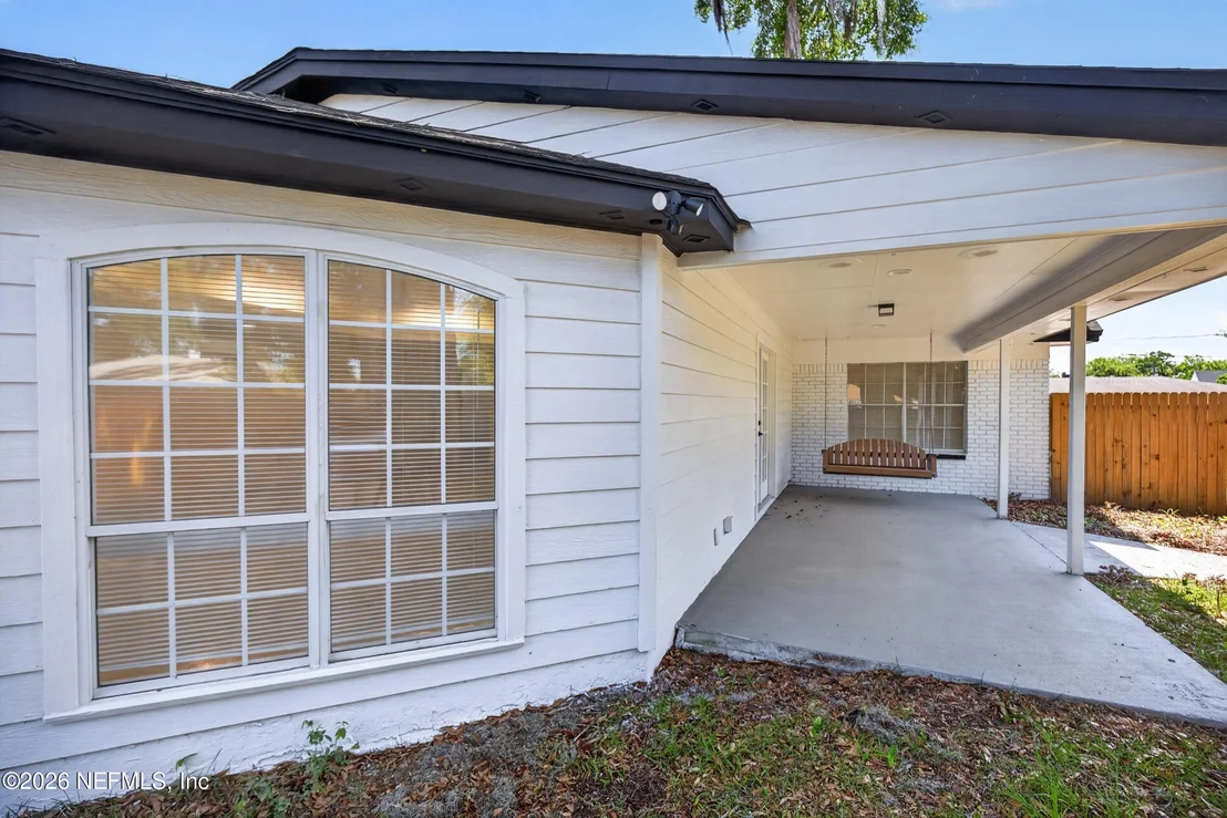 Photo of 1407 GRANDVIEW Drive