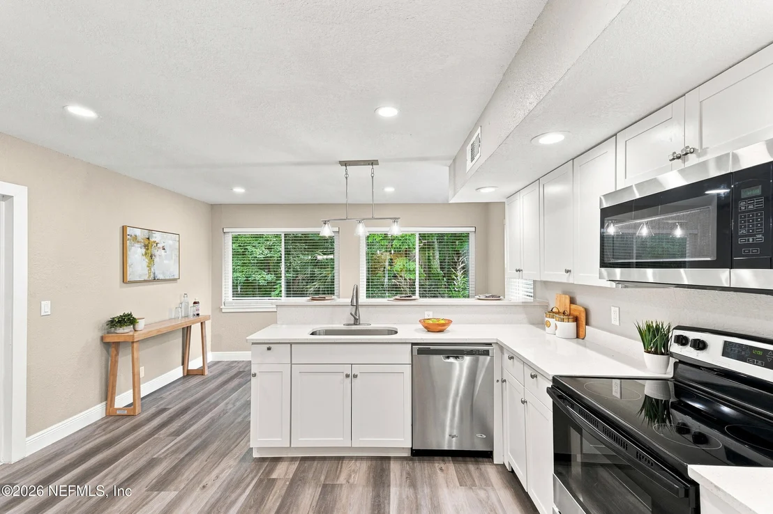Photo of 517 NIGHTINGALE Road