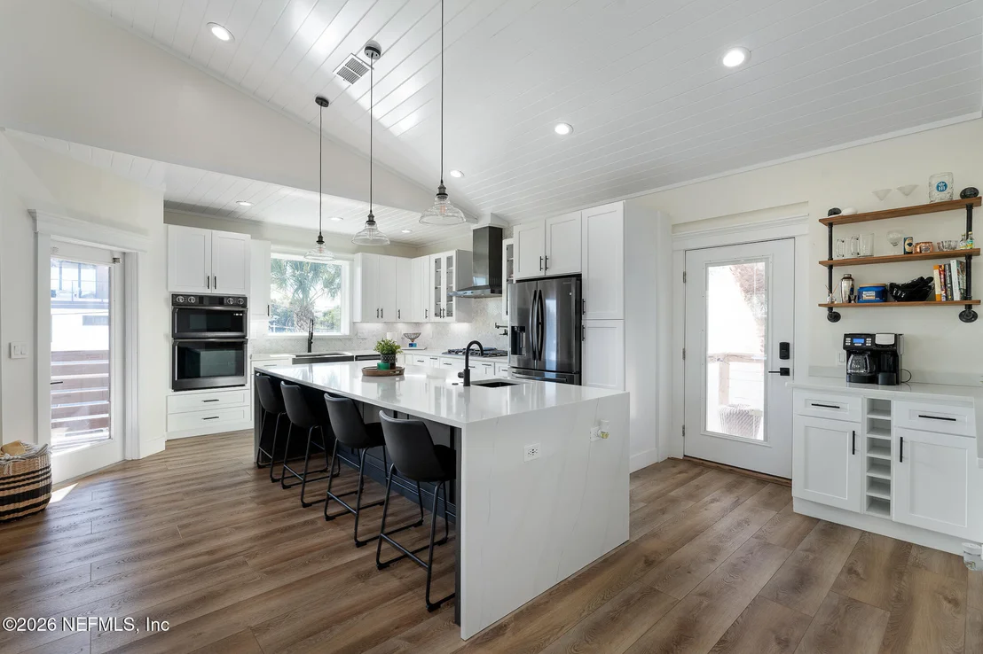 Photo of 106 E Street